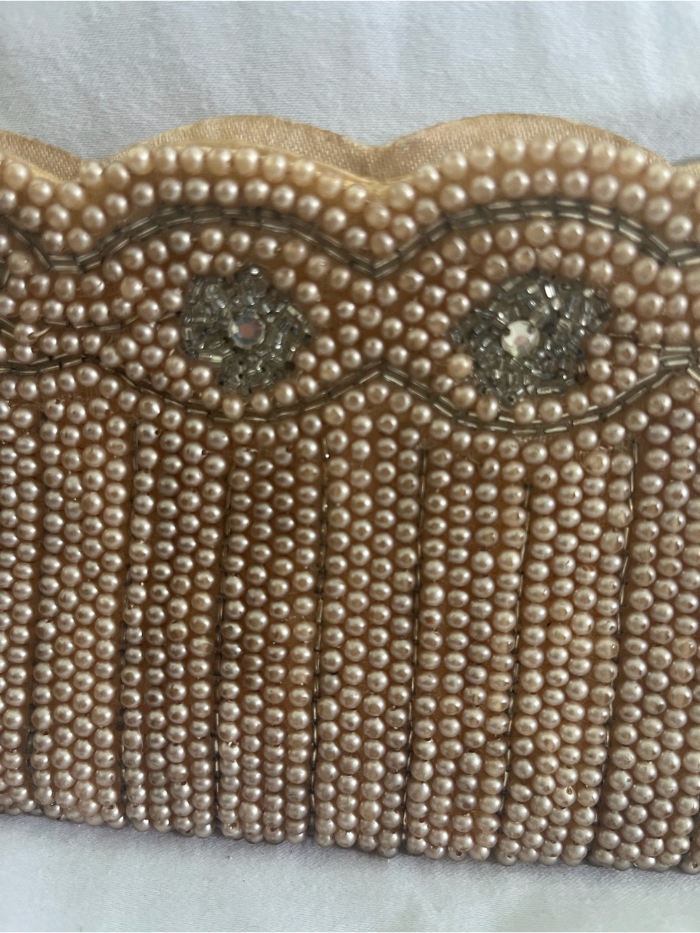 Pearl-Beaded Evening Clutch in Champagne vintage - Picture 2 of 2